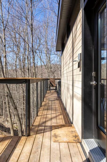 Cabin Sutton 252 - En Harmonie Avec La Nature! Villa Exterior foto